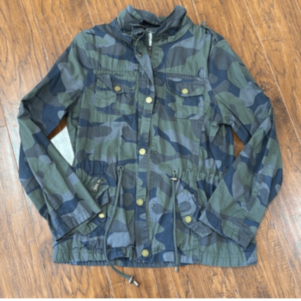 YMI Camouflage Utility Jacket with Hood - Picture 3 of 6